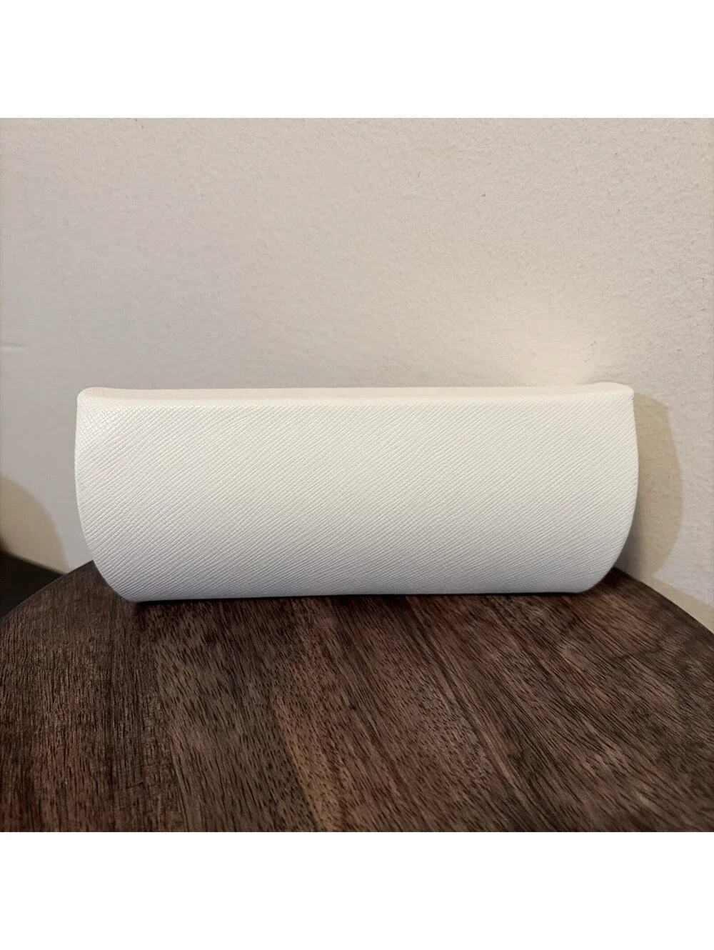 MICHAEL KORS Authentic White Envelope Snap Style Hard Side Glasses Sunglass Case